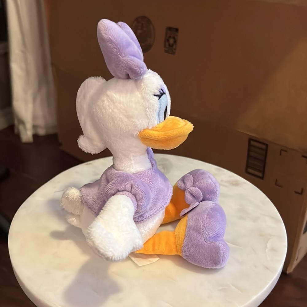 Disney Daisy Duck authentic original Disney Parks light purple & white & yellow - Picture 6 of 9